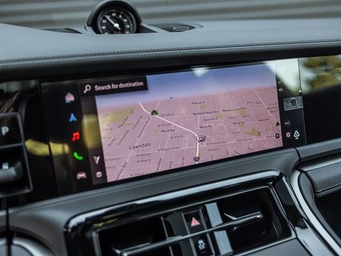 Used 2025 Porsche Panamera image 16