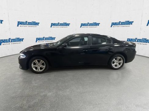 Used 2021 Dodge Charger SXT w/ Leather Interior Group RWD image 6
