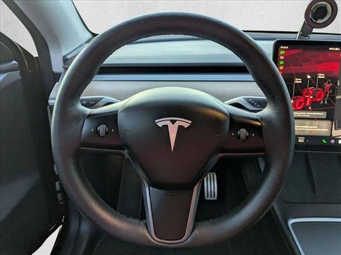 Used 2025 Tesla Model Y Performance image 16