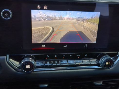 Used 2025 GMC Canyon Elevation w/ Convenience Package image 17