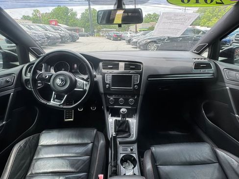 Used 2016 Volkswagen GTI SE FWD image 11