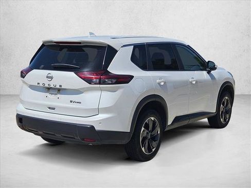 Used 2024 Nissan Rogue SV AWD/4WD image 5