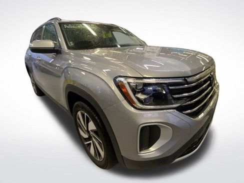 Used 2024 Volkswagen Atlas SE image 13