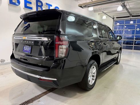 Used 2024 Chevrolet Suburban LT image 3
