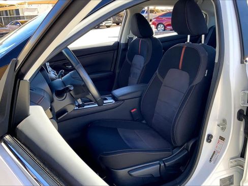 Used 2022 Nissan Sentra SR w/ Midnight Edition image 8