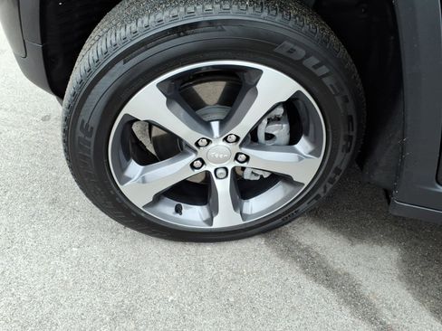 Used 2023 Jeep Grand Cherokee 4WD 4xe image 9