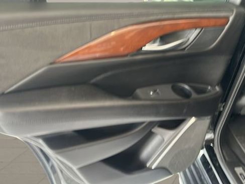 Used 2019 Cadillac Escalade Premium Luxury AWD/4WD image 20