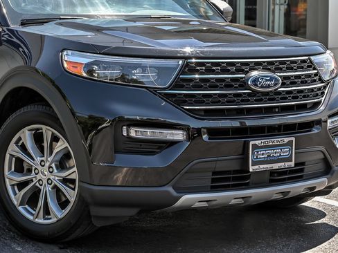 Certified 2023 Ford Explorer XLT w/ Equipment Group 202A AWD/4WD image 2