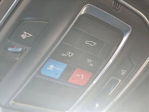 Used 2025 Jeep Grand Cherokee Laredo w/ Luxury Tech Group I AWD/4WD image 21