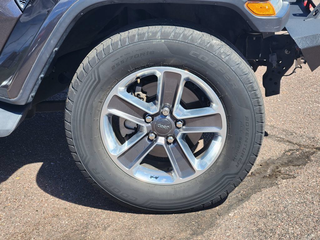 Used 2020 Jeep Wrangler Unlimited Sahara AWD/4WD image 30