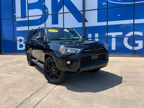 Used 2024 Toyota 4Runner SR5 Premium w/ Moonroof Package RWD image 4