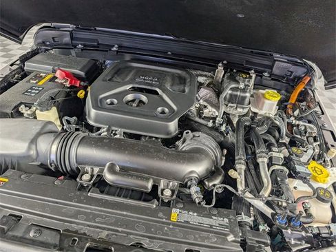 Certified 2025 Jeep Wrangler Unlimited Sahara w/ Safety Group image 32