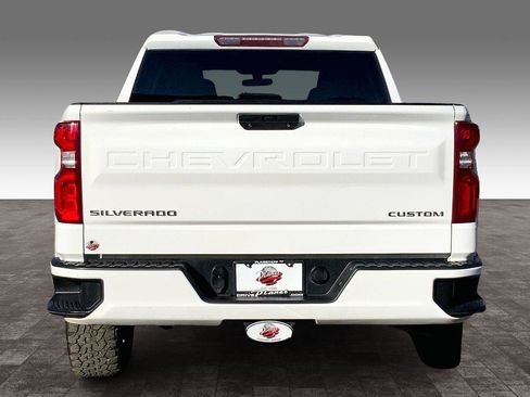 Used 2020 Chevrolet Silverado 1500 Custom w/ Custom Convenience Package image 4