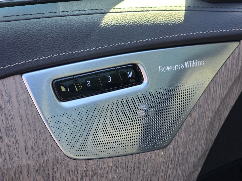 Used 2023 Volvo XC90 T8 Ultimate w/ Lounge Package AWD/4WD image 36
