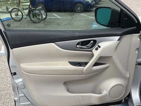 Used 2020 Nissan Rogue Sport SL image 10