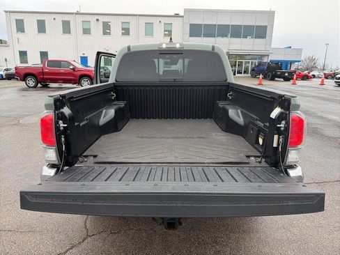 Used 2023 Toyota Tacoma TRD Off-Road image 10