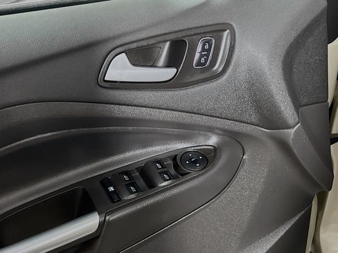 Used 2017 Ford Escape SE FWD image 17