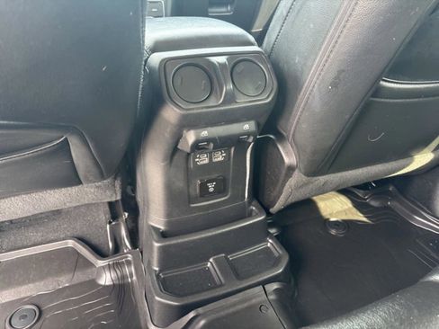 Used 2022 Jeep Wrangler Unlimited Sahara w/ LED Lighting Group AWD/4WD image 8