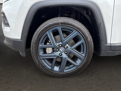 New 2026 Jeep Compass Latitude AWD/4WD image 10