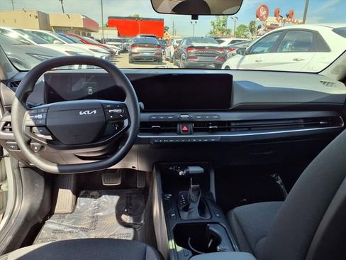 Used 2025 Kia K4 LXS image 10