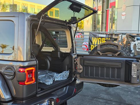 New 2026 Jeep Wrangler Unlimited Rubicon w/ Technology Group image 8