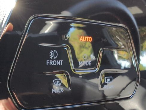Used 2025 Volkswagen Golf S FWD image 35