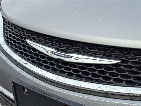 Used 2016 Chrysler 200 Limited image 34