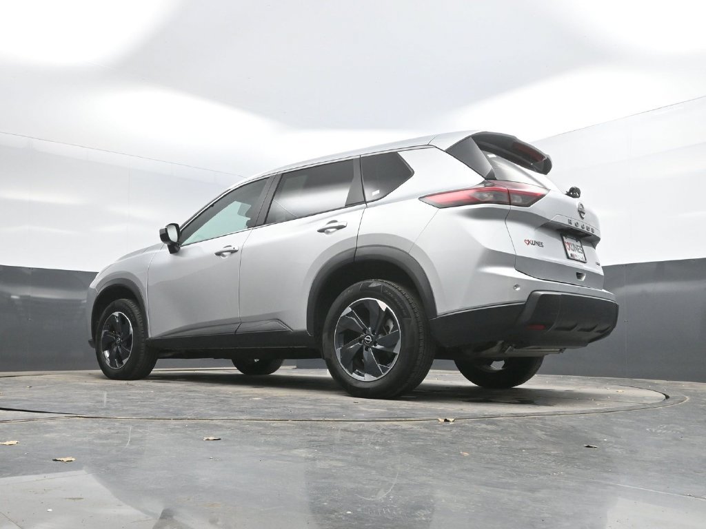 Used 2025 Nissan Rogue SV AWD/4WD image 33