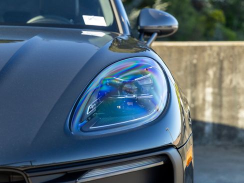 New 2026 Porsche Macan Turbo image 17