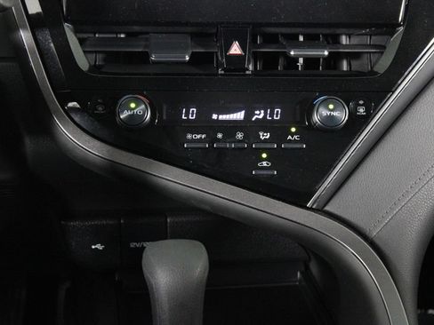 Used 2022 Toyota Camry LE FWD image 21