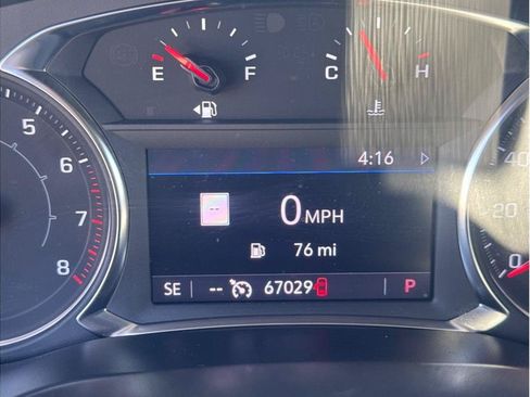 Used 2023 GMC Acadia SLT FWD image 22