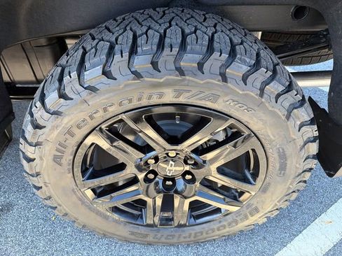 New 2026 Chevrolet Silverado 1500 High Country w/ Midnight Edition image 19