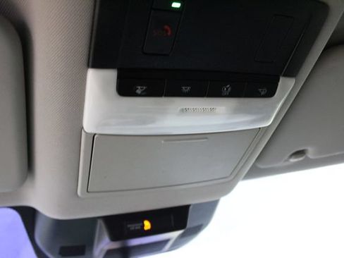 Used 2022 Nissan Rogue SV AWD/4WD image 19