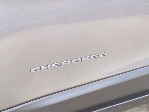 Used 2020 Jeep Cherokee Trailhawk w/ Cold Weather Group image 15