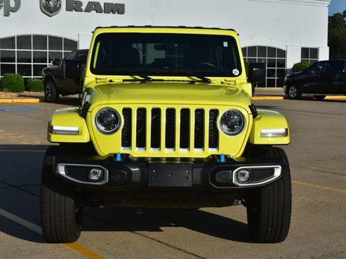 Used 2023 Jeep Wrangler Unlimited Sahara w/ Cold Weather Group AWD/4WD image 2
