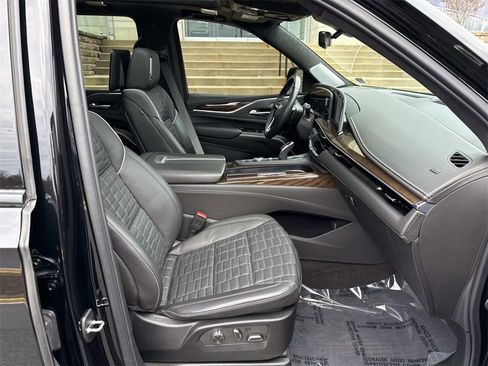 Certified 2024 Cadillac Escalade ESV Sport Platinum image 11