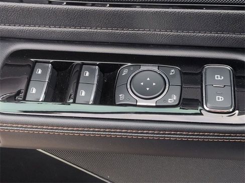 Certified 2023 Lincoln Aviator Reserve w/ Equipment Group 201A image 16