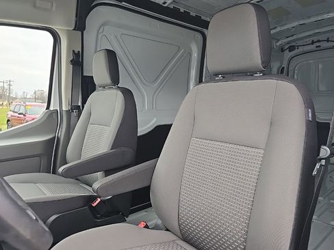 New 2026 Ford Transit 250 148 Medium Roof RWD image 18