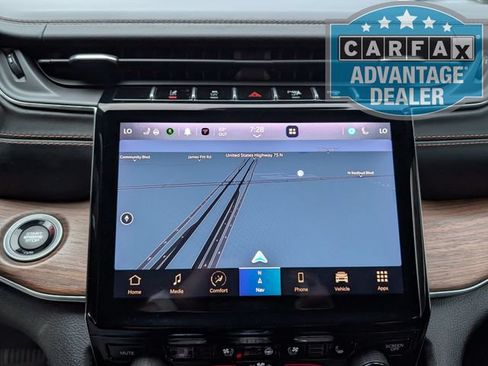 Used 2022 Jeep Grand Cherokee Summit AWD/4WD image 7