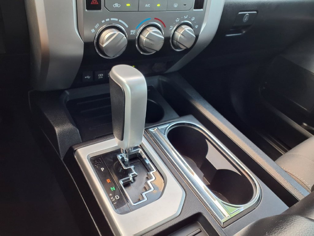Used 2020 Toyota Tundra SR5 w/ SR5 Convenience Package RWD image 6