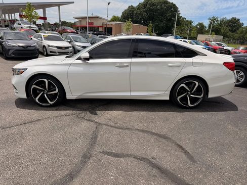 Used 2020 Honda Accord Sport image 2