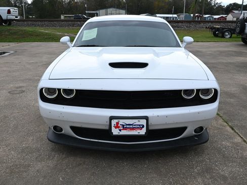 Used 2022 Dodge Challenger R/T w/ Plus Package image 8