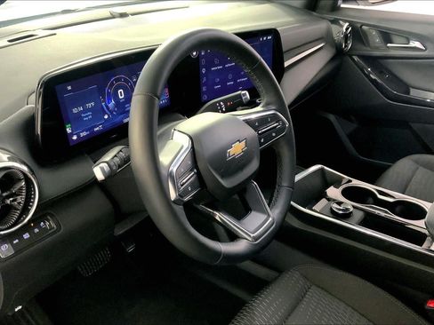 Used 2026 Chevrolet Equinox LT AWD/4WD image 14