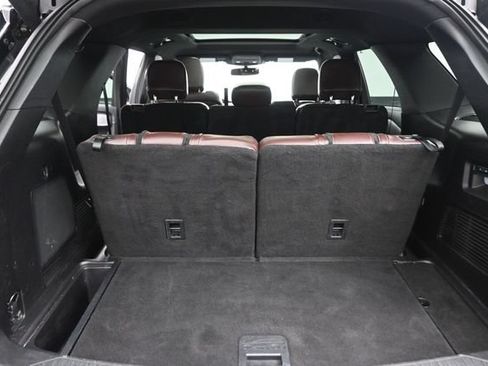 Used 2020 Ford Explorer Platinum w/ Premium Technology Package AWD/4WD image 25