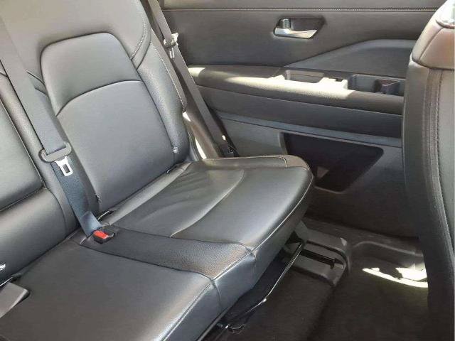 Certified 2024 Nissan Pathfinder SL FWD image 20