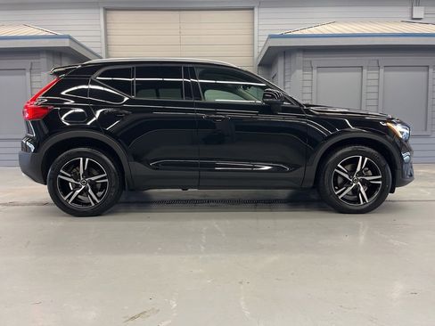 Used 2023 Volvo XC40 B5 Core w/ Protection Package Premier image 8