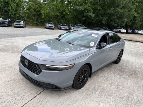 Used 2025 Honda Accord SE image 3