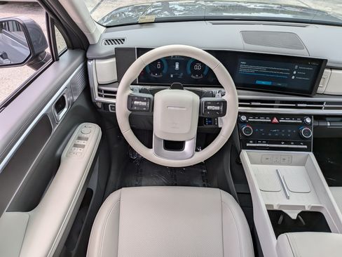 Used 2025 Hyundai Santa Fe SEL FWD image 18
