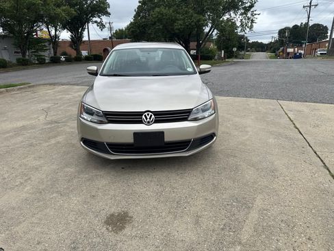Used 2013 Volkswagen Jetta SE FWD image 17
