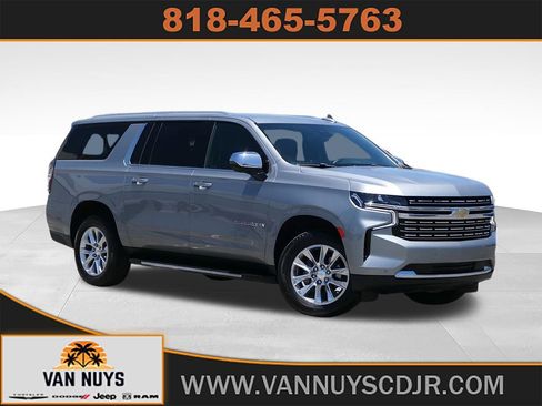 Used 2024 Chevrolet Suburban Premier RWD image 1